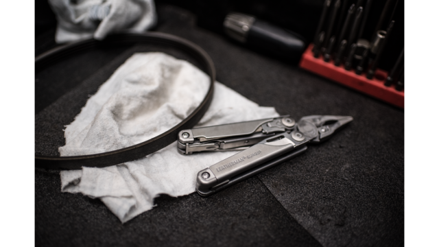 iv_LEATHERMAN SURGE_5