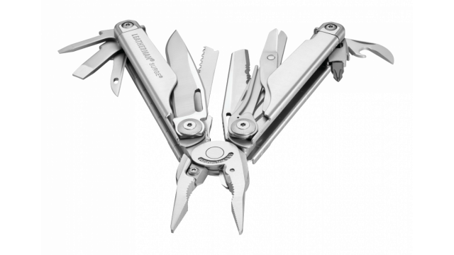 iv_LEATHERMAN SURGE_3
